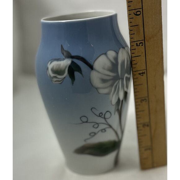 Royal Copenhagen Denmark Vase Porcelain Ceramic Rare- Orchid- #2068/2037 🏺 - Picture 11 of 12